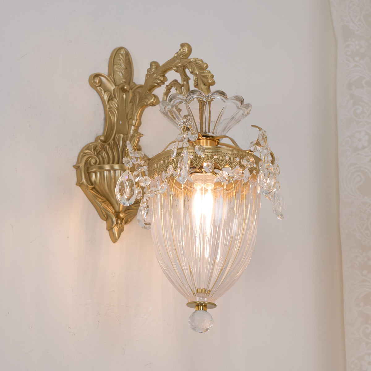 Elosia Gold Double Wall Lamp — E26 Socket, 110V–240V
