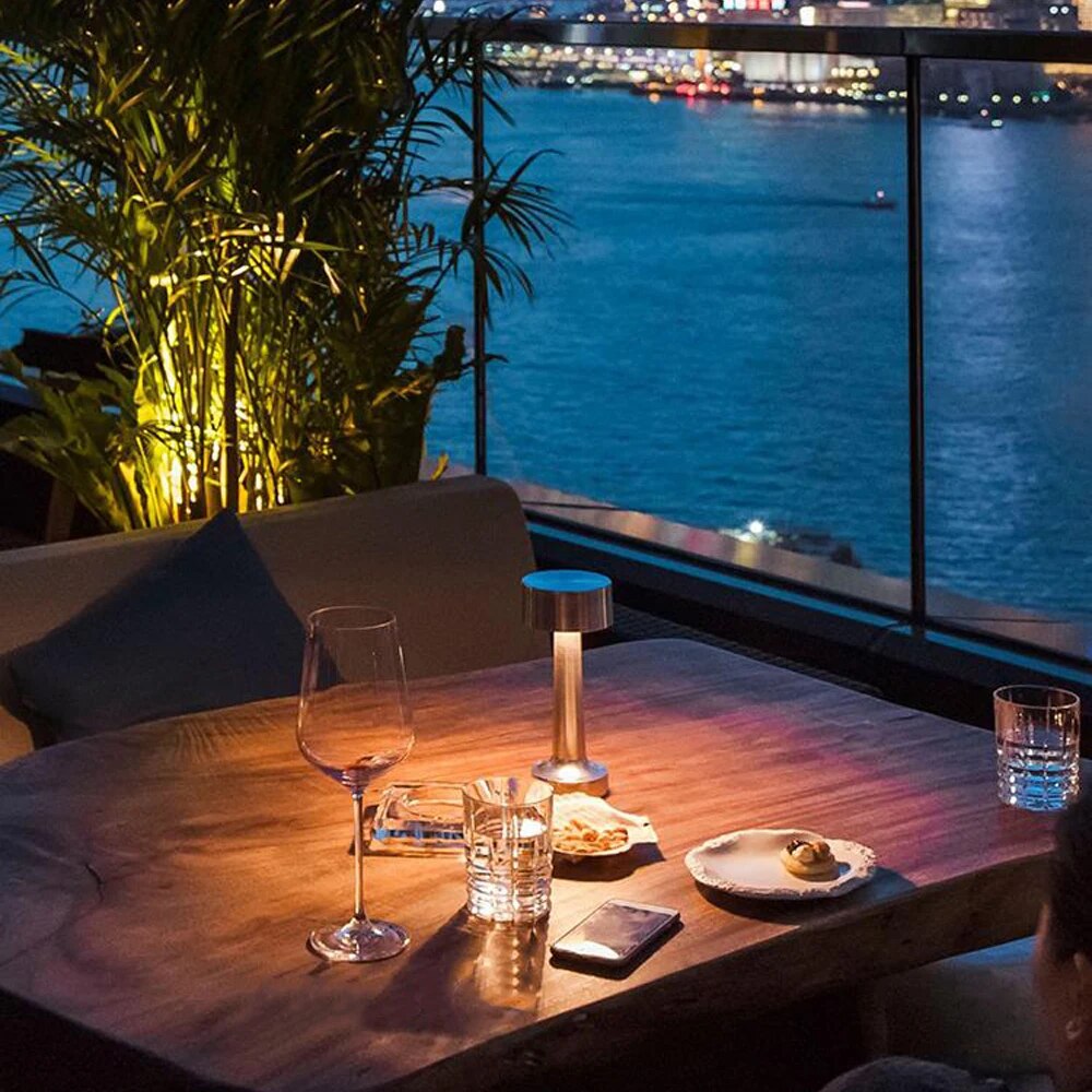 Arden kortárs újratölthető LED asztali lámpa kefélt acél, réz vagy arany színben | Orntli