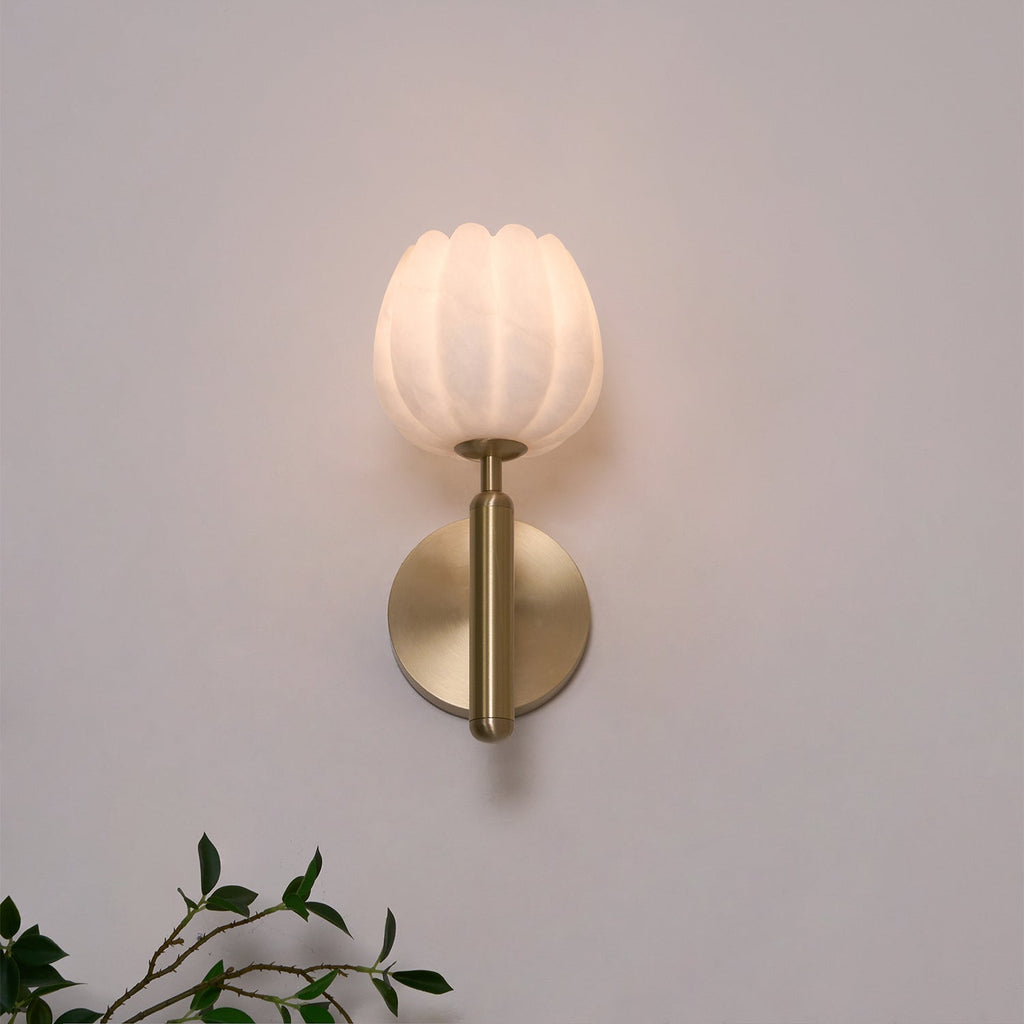 Applique floreale Ralín in ottone e alabastro