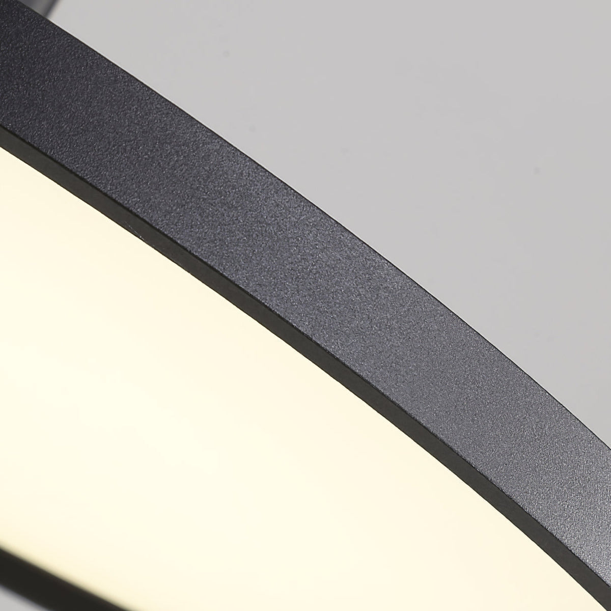 Minimalistische LED-Pendelleuchte mit 3-Farben-Umschaltung