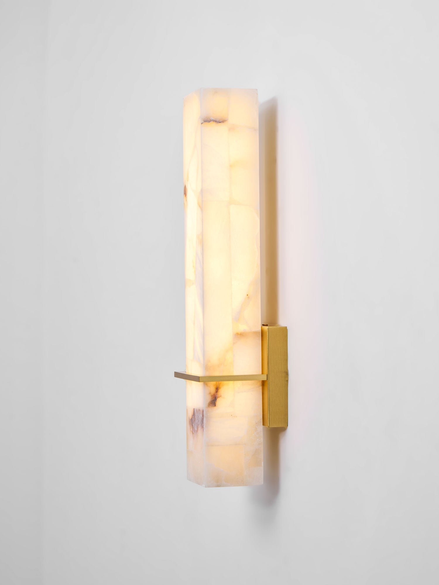 Milan rechteckige Alabaster-Wandleuchte — Moderne Silhouette