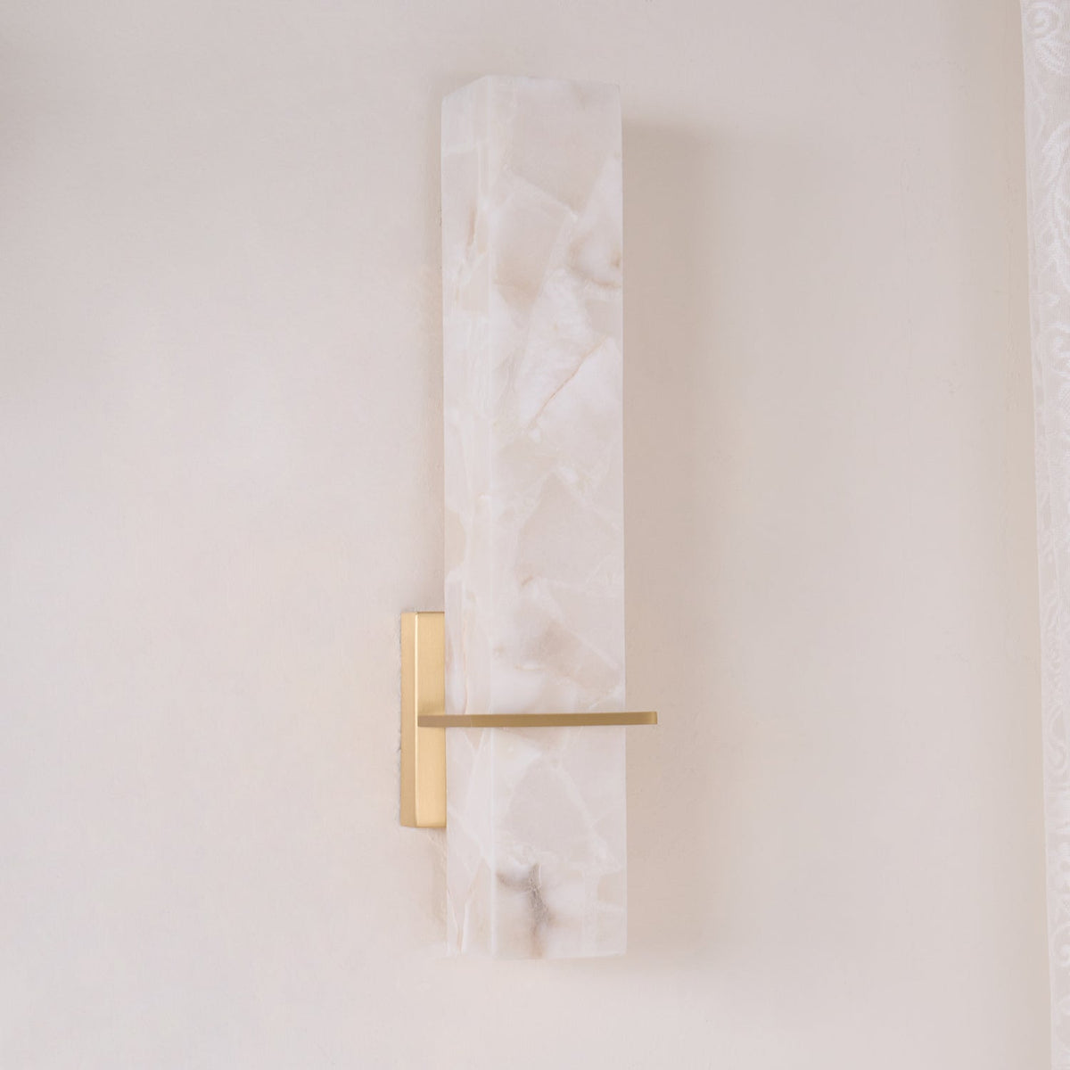 Milan rechteckige Alabaster-Wandleuchte — Moderne Silhouette