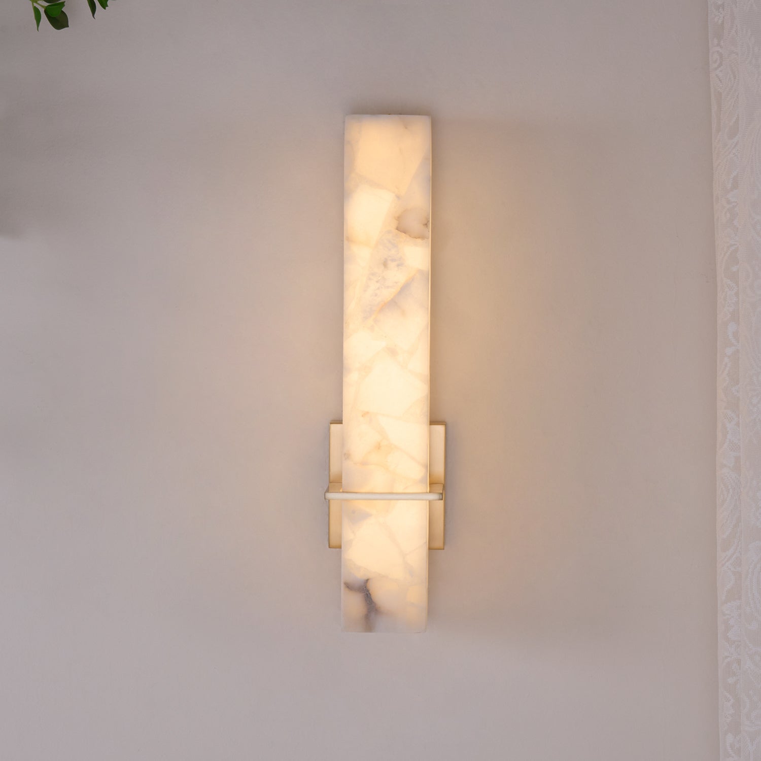 Milan rechteckige Alabaster-Wandleuchte — Moderne Silhouette