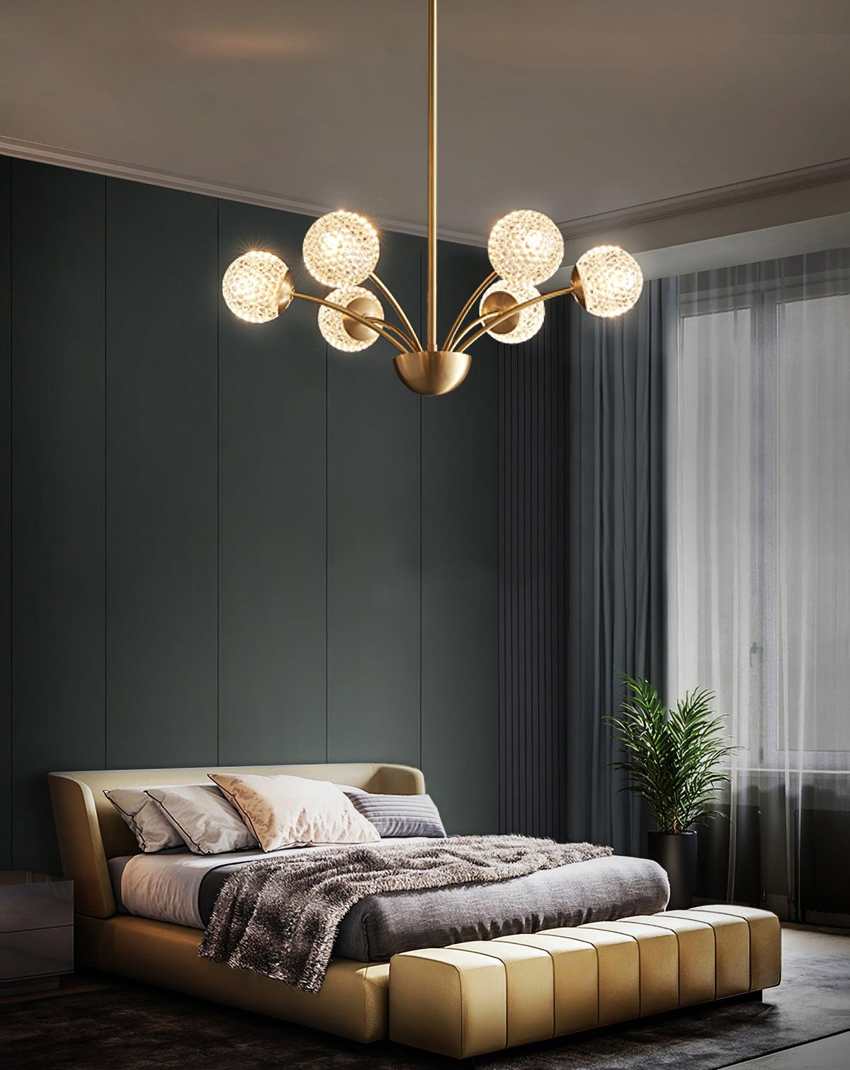 Lustre Millender à 8 bras avec finition dorée