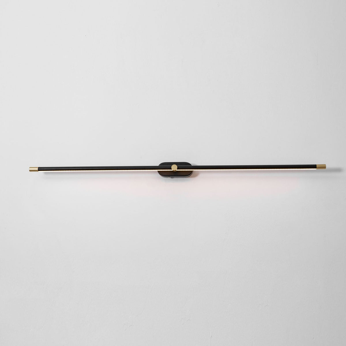 Minimalistische lineare Wandleuchte – wiederaufladbar, kabellos