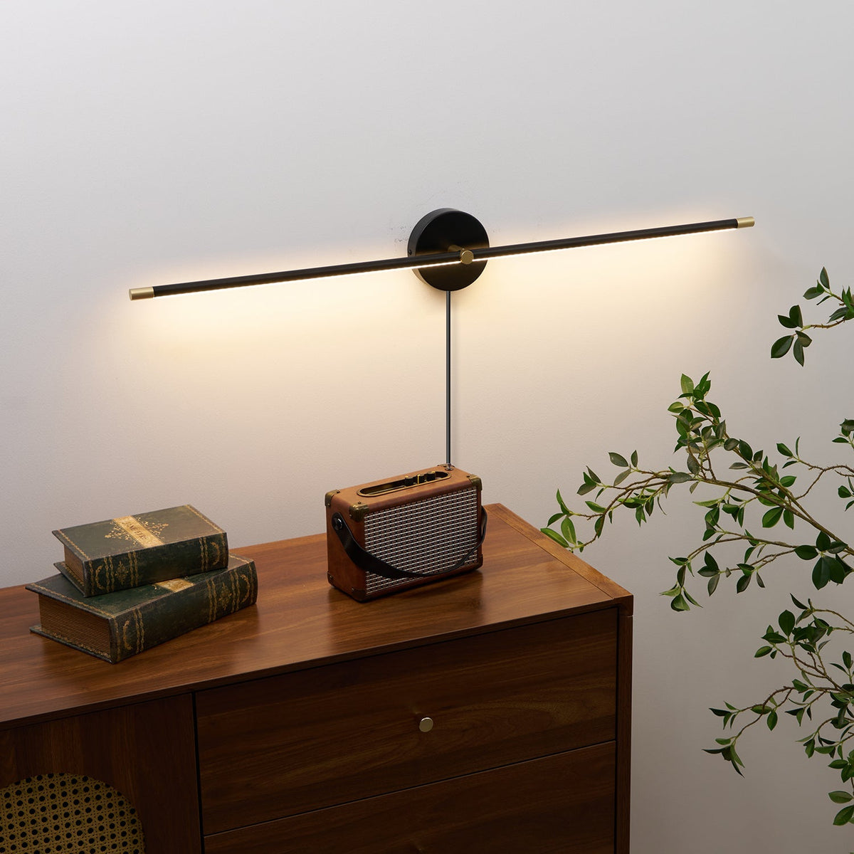 Podłączana liniowa lampa ścienna LED — minimalistyczny smukły design