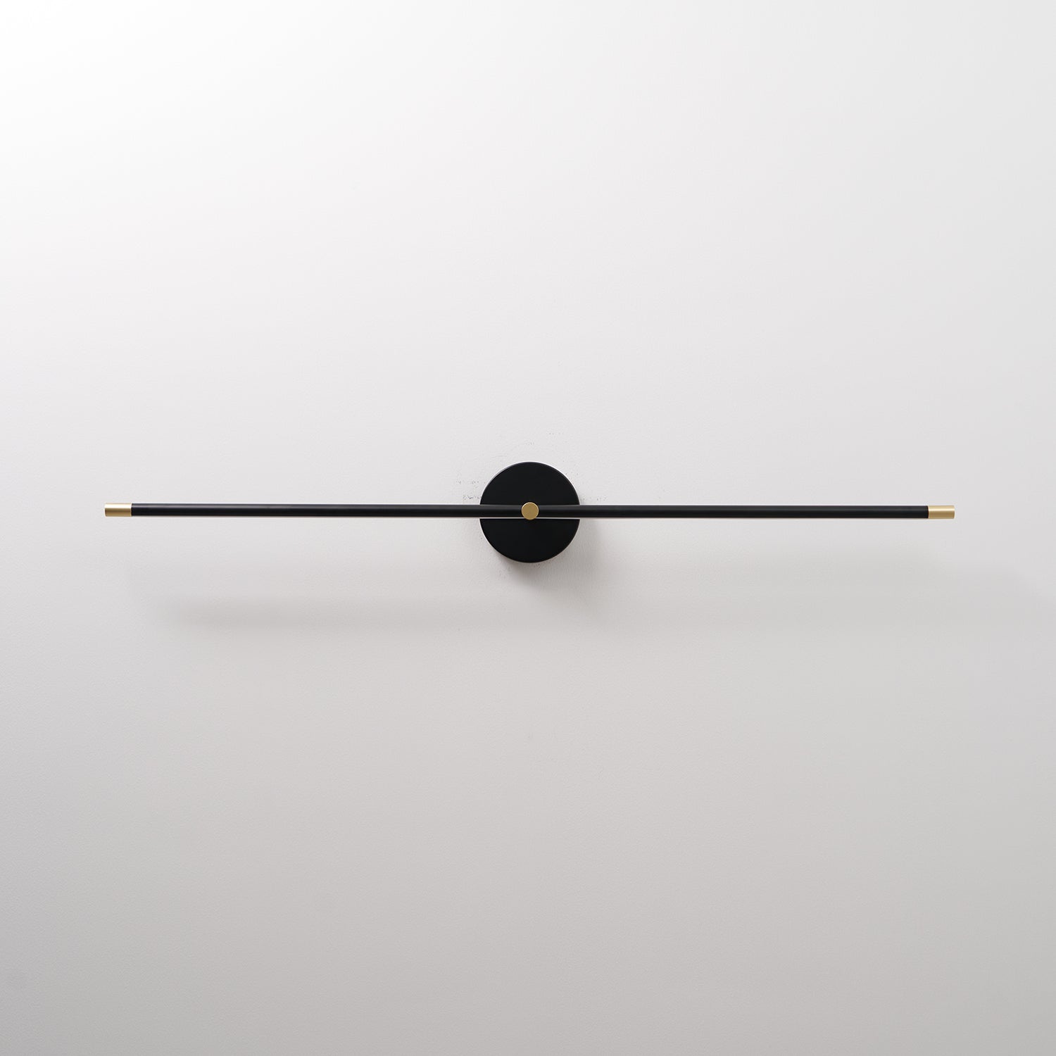 Podłączana liniowa lampa ścienna LED — minimalistyczny smukły design