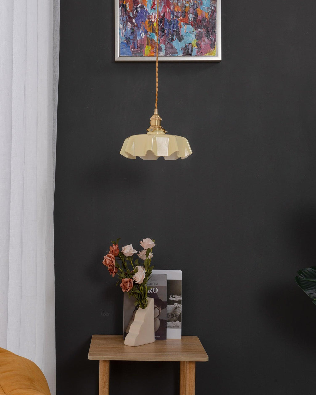 Francouzské květinové plisované závěsné svítidlo — vintage design osvětlení