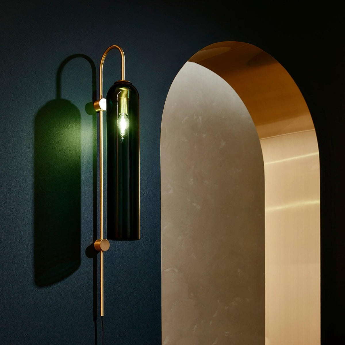 Stecker-Wandleuchte aus Glas, moderne zylindrische Form