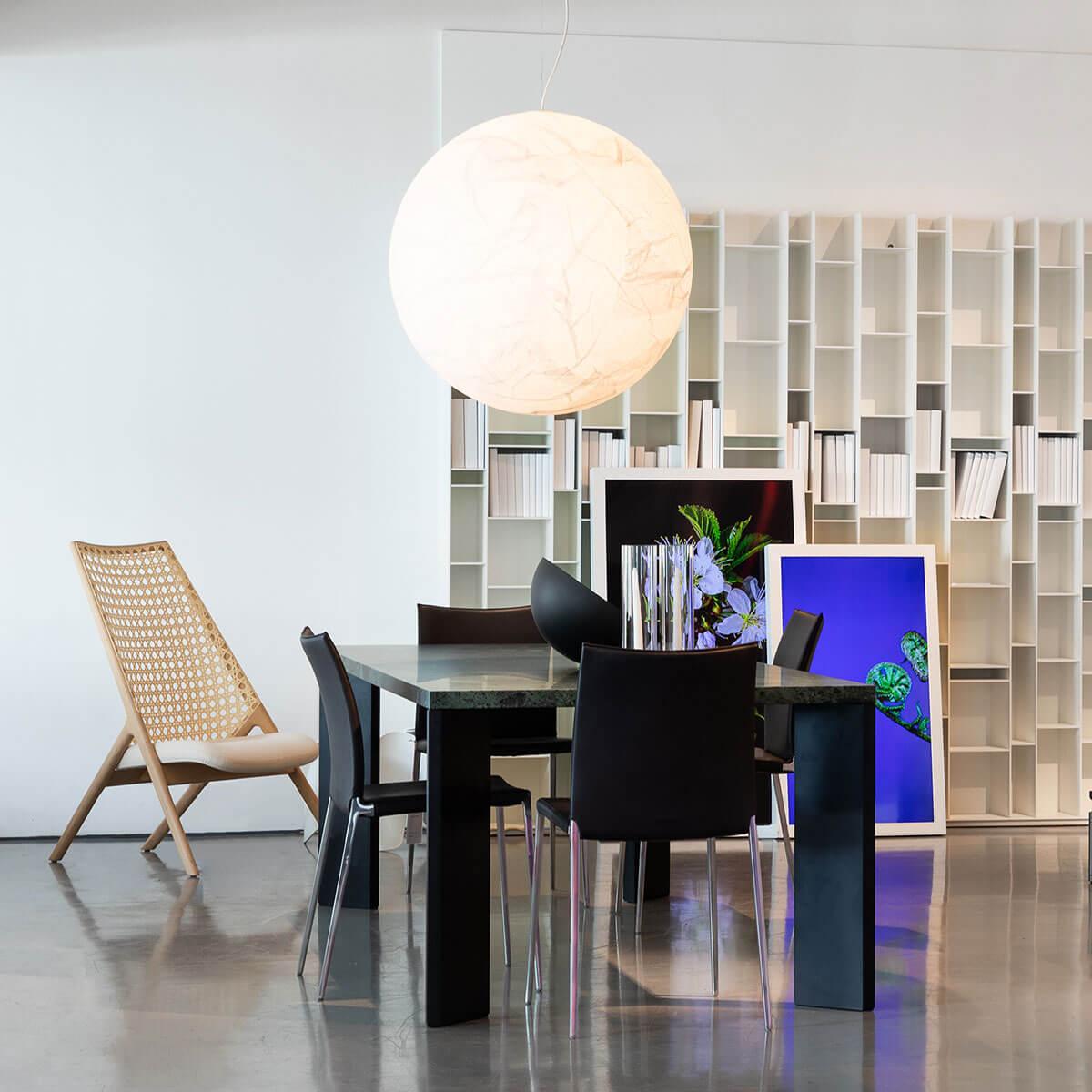 Lunessa silke pendellampe i metallfinish for stue