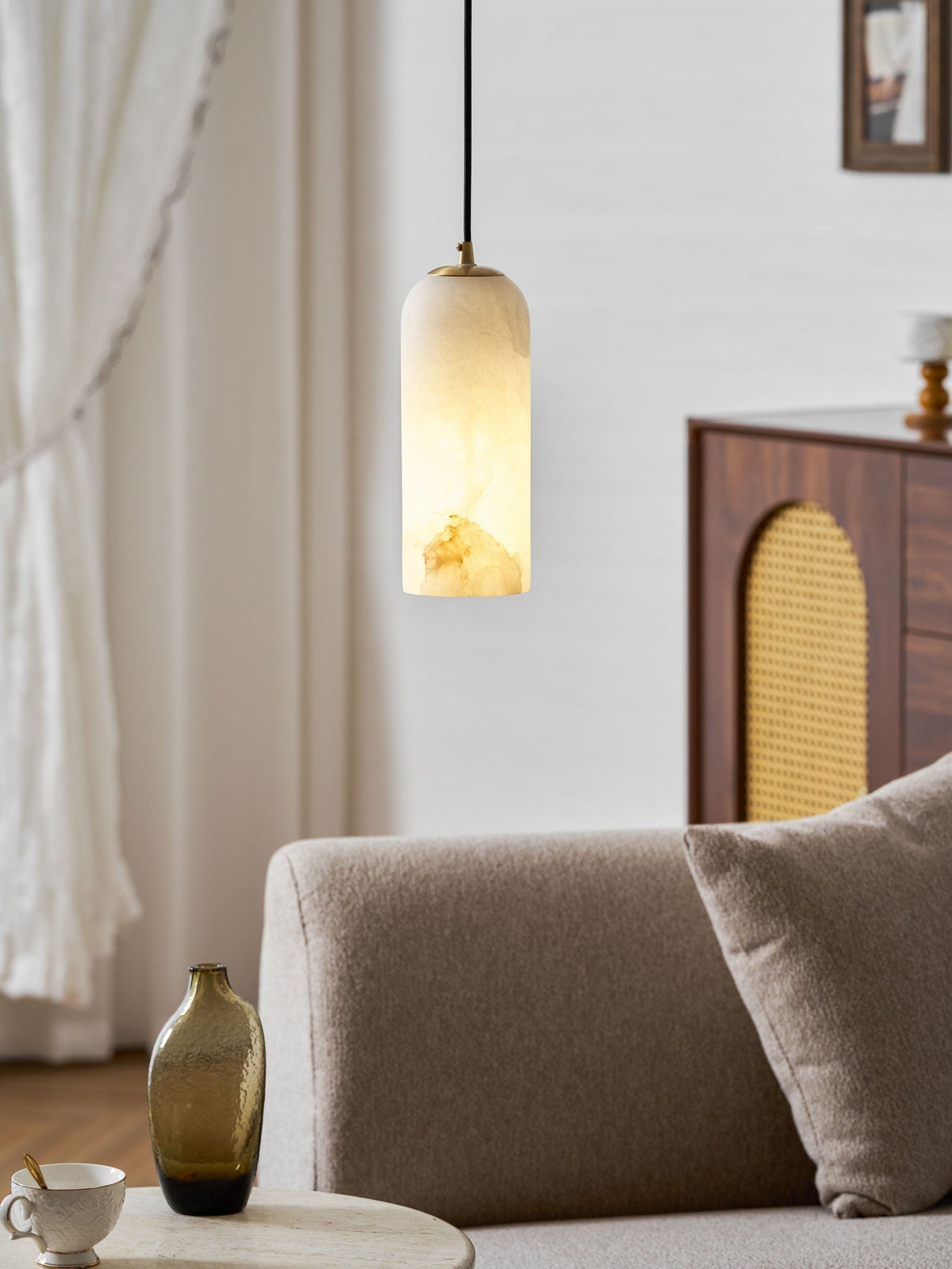 Monty Pendelleuchte aus Alabaster mit geflochtenem Kabel