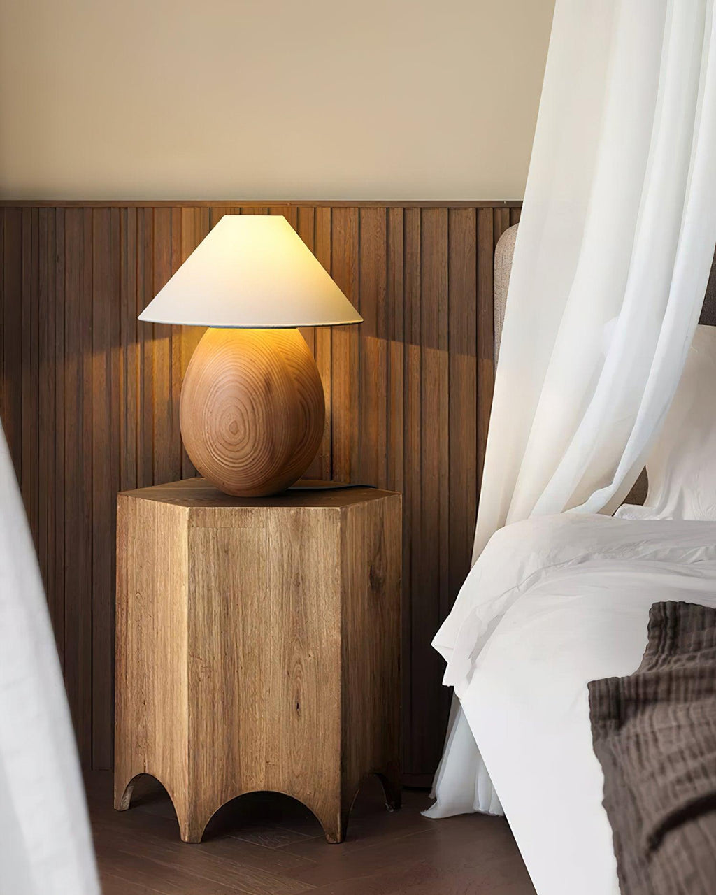 Träbordslampa, Luna — dimbar, kompakt design