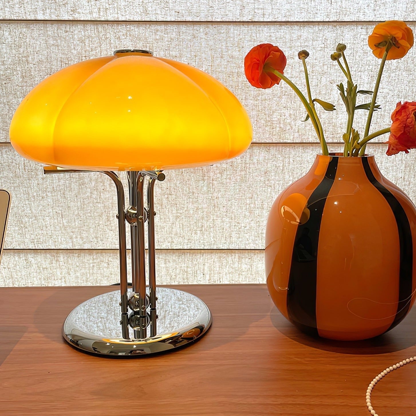 Mushroom Table Lamp in Bauhaus Style | Orntli