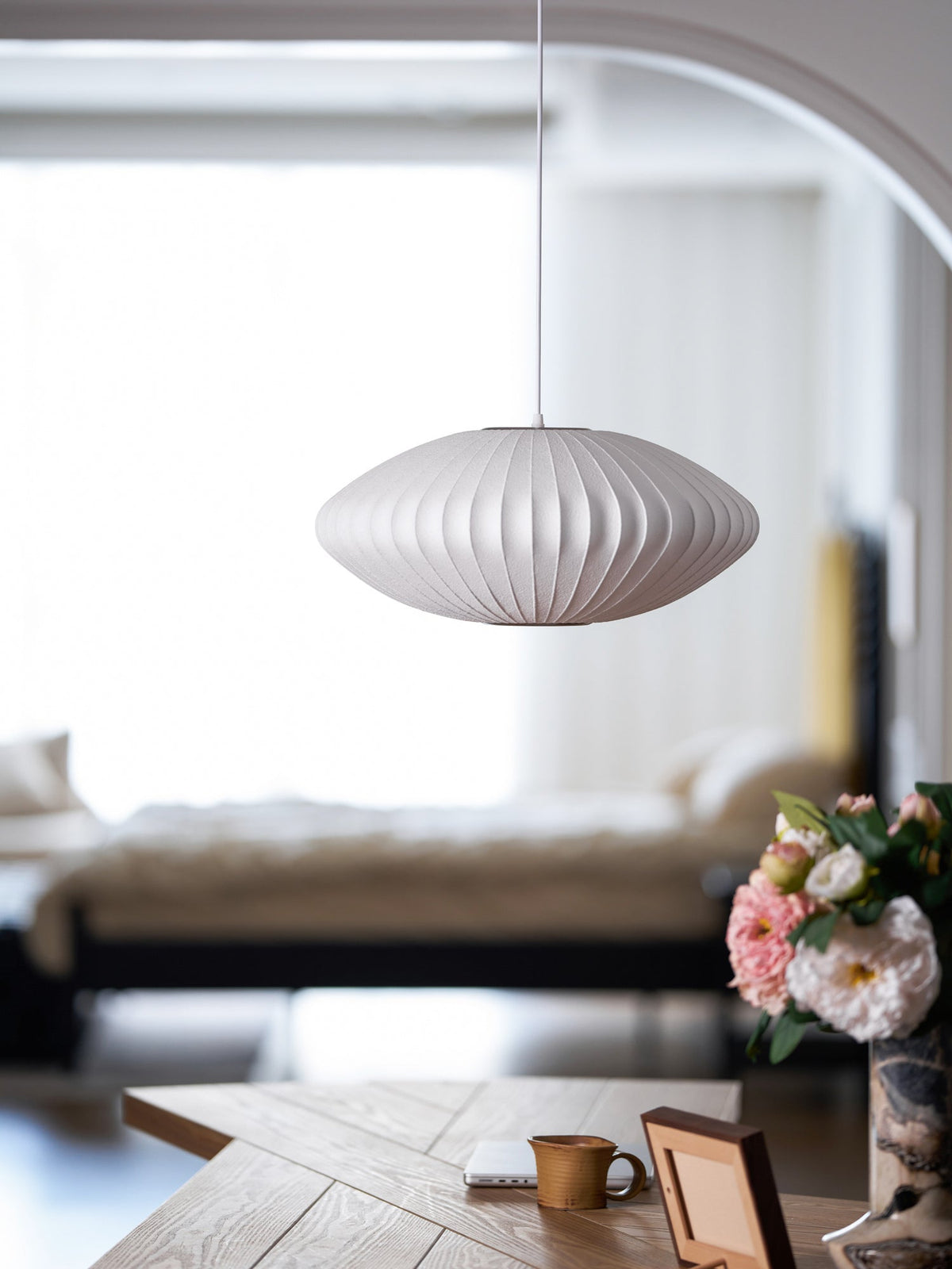 Crisscross Geometric Frame Bubble Pendant Light
