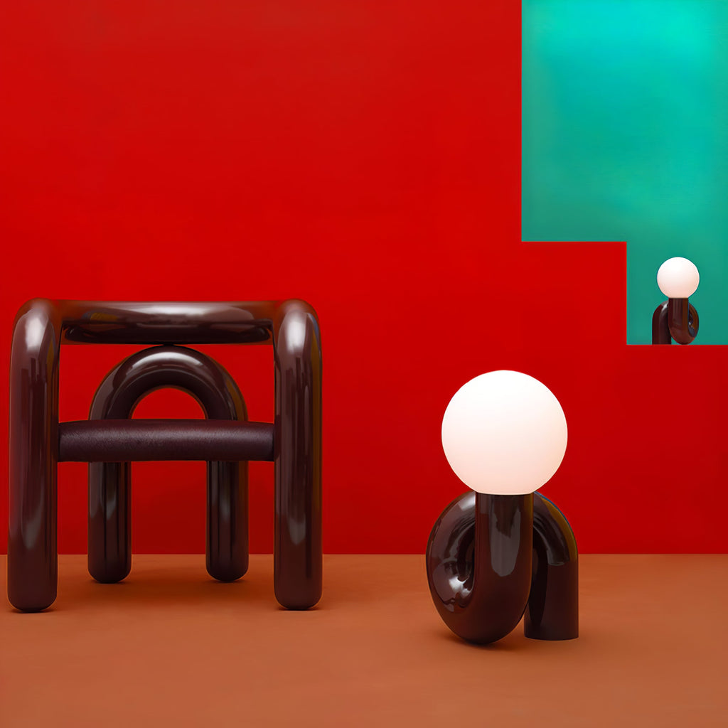 Candeeiro de mesa lúdico em forma de N — Forma orgânica escultural