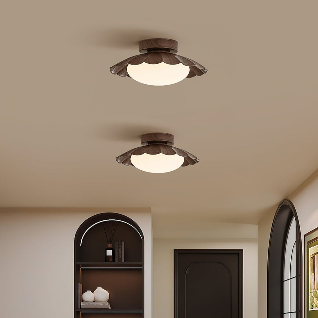 Imero Nephele skyformet loftslampe med bølgekant