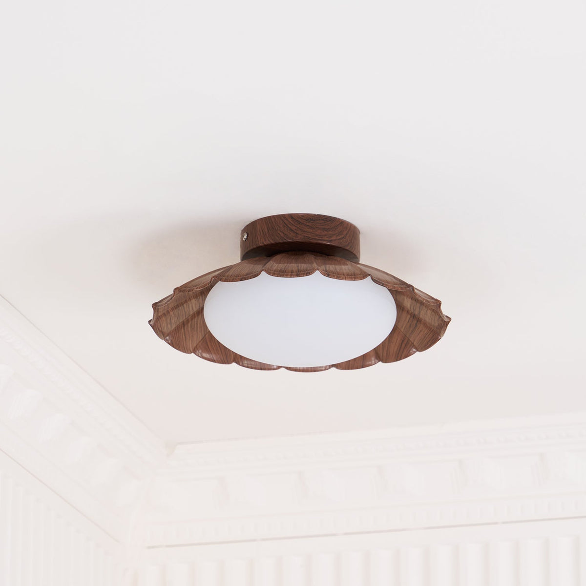 Imero Nephele skyformet loftslampe med bølgekant