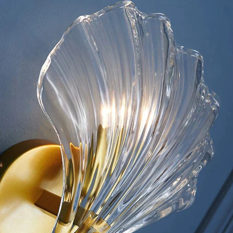 CoralGlimmer – skleněná nástěnná lampa ve tvaru mušle