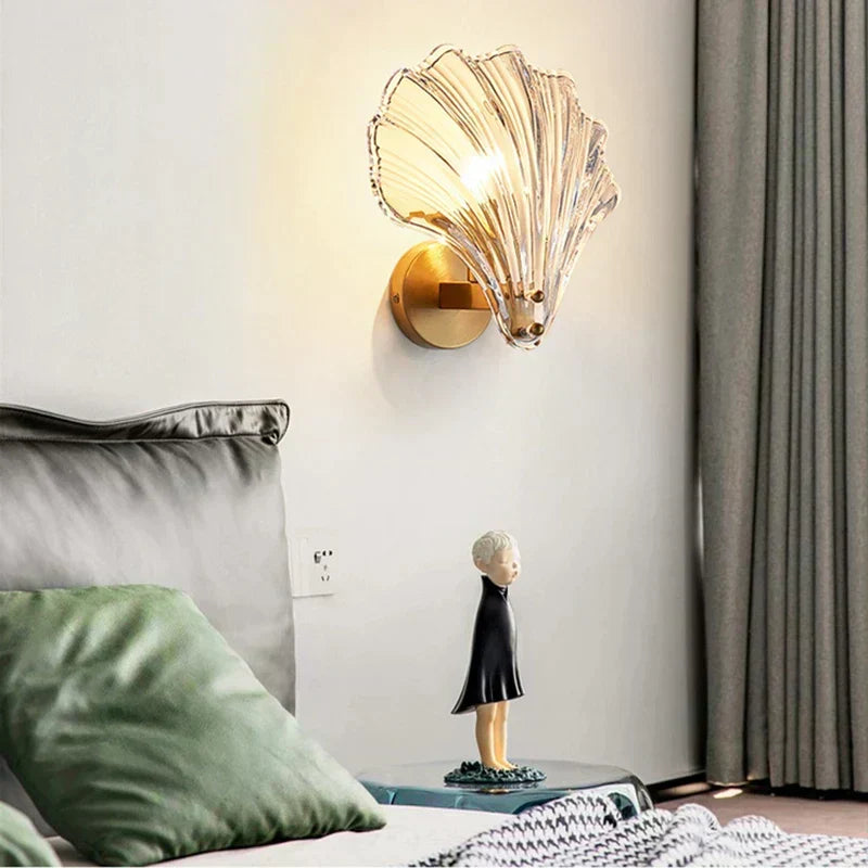 CoralGlimmer – skleněná nástěnná lampa ve tvaru mušle