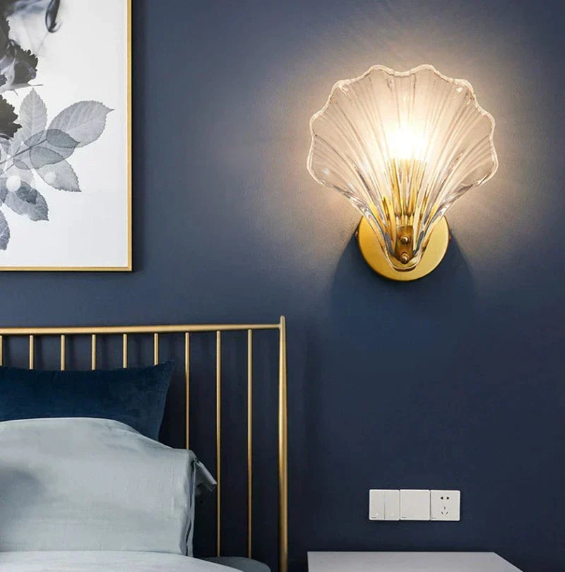 CoralGlimmer – skleněná nástěnná lampa ve tvaru mušle