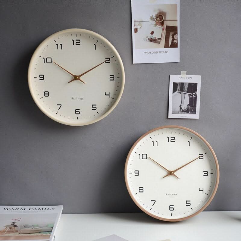 Moderní tiché dřevěné nástěnné hodiny ve skandinávském minimalistickém designu