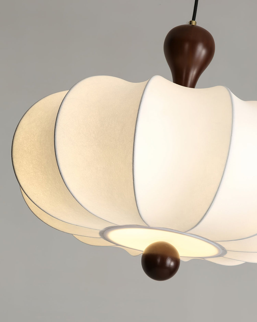 Lampă suspendată sculpturală Jovian, albă — montare cu conexiune directă la instalația electrică, compatibilă cu soclu E26