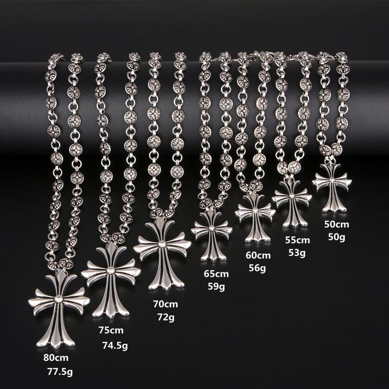 Collier pendentif croix gothique Nocturne Crest pour un style audacieux au quotidien