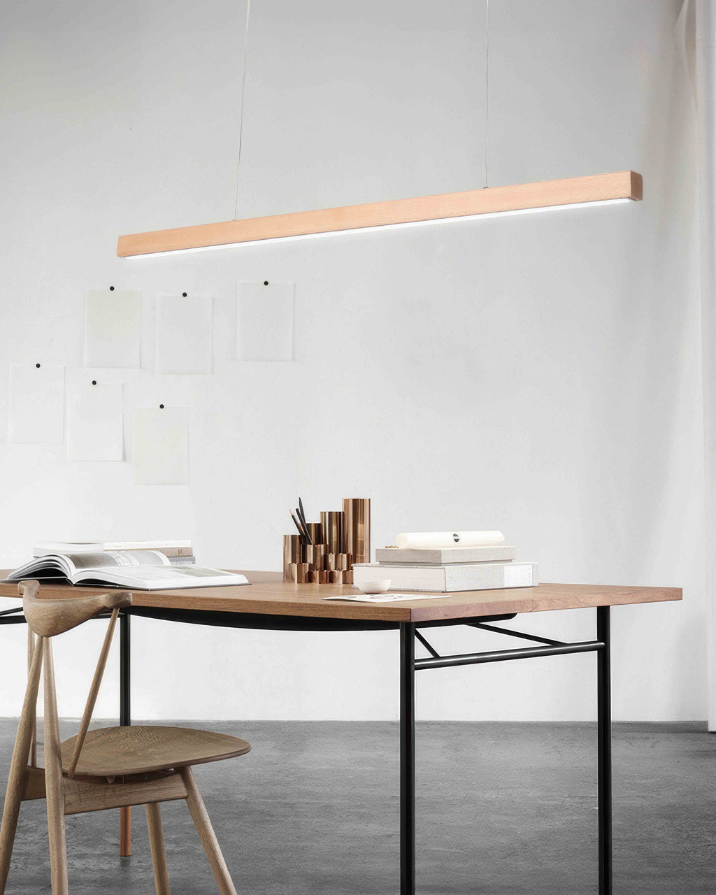 Lustre suspendu minimaliste en noyer japonais