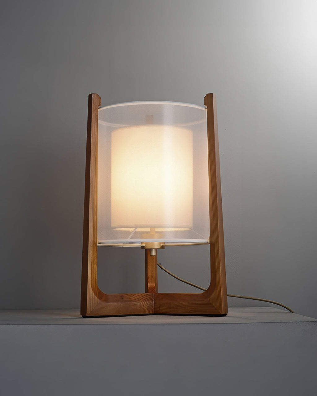 Minimalistička podna lampa Walnut Harmony