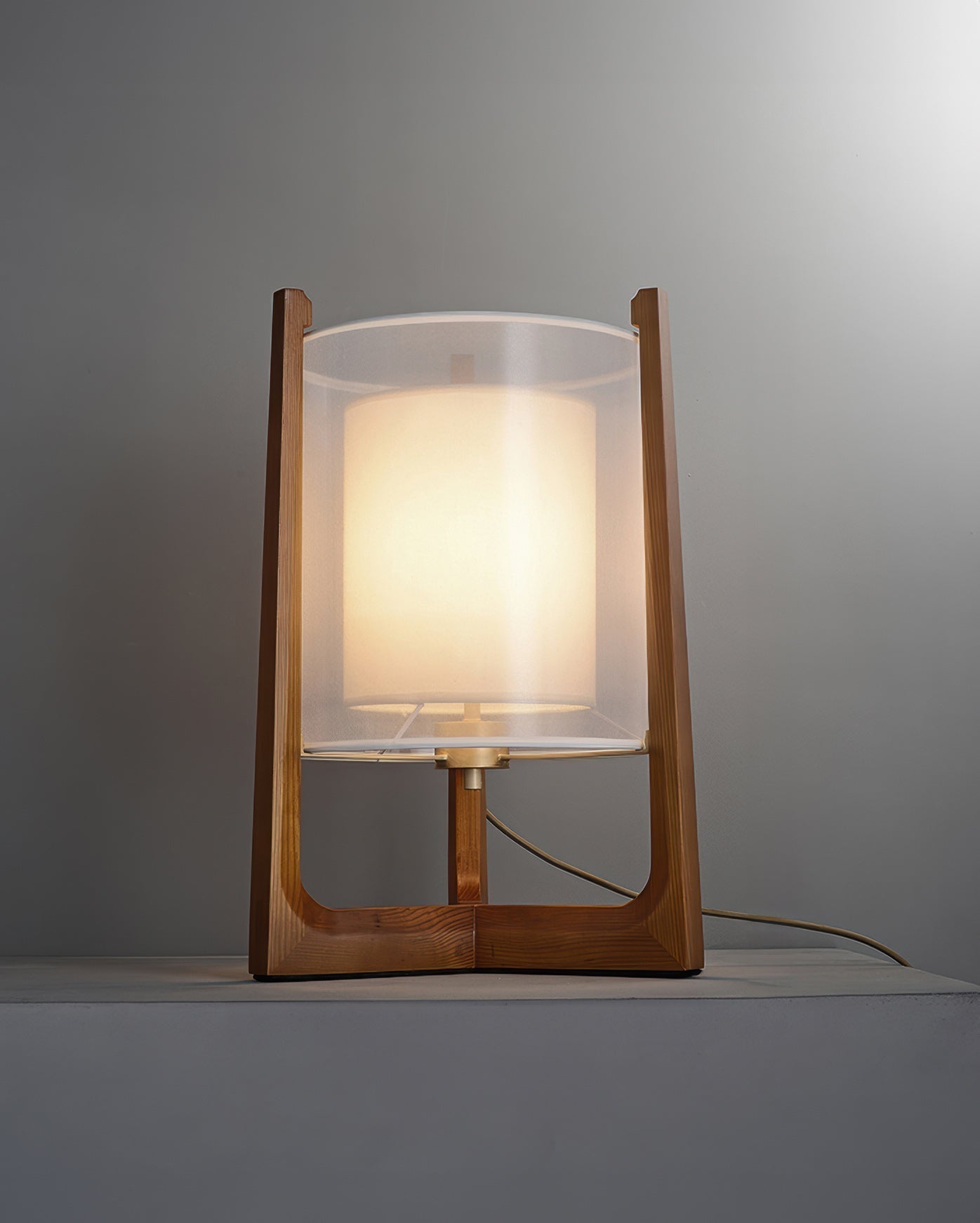 Minimalistička podna lampa Walnut Harmony