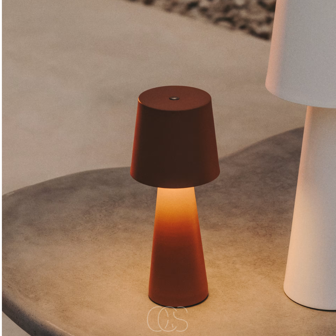 Arenys Metal Table Lamp - wireless | Orntli
