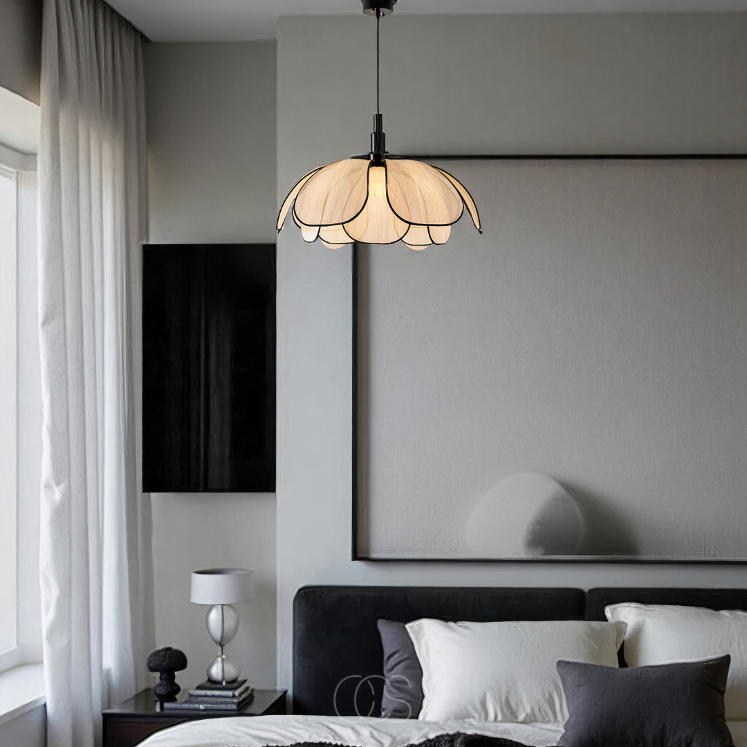 Flower-shaped Rattan Pendant Lamp with Black Accents | Orntli