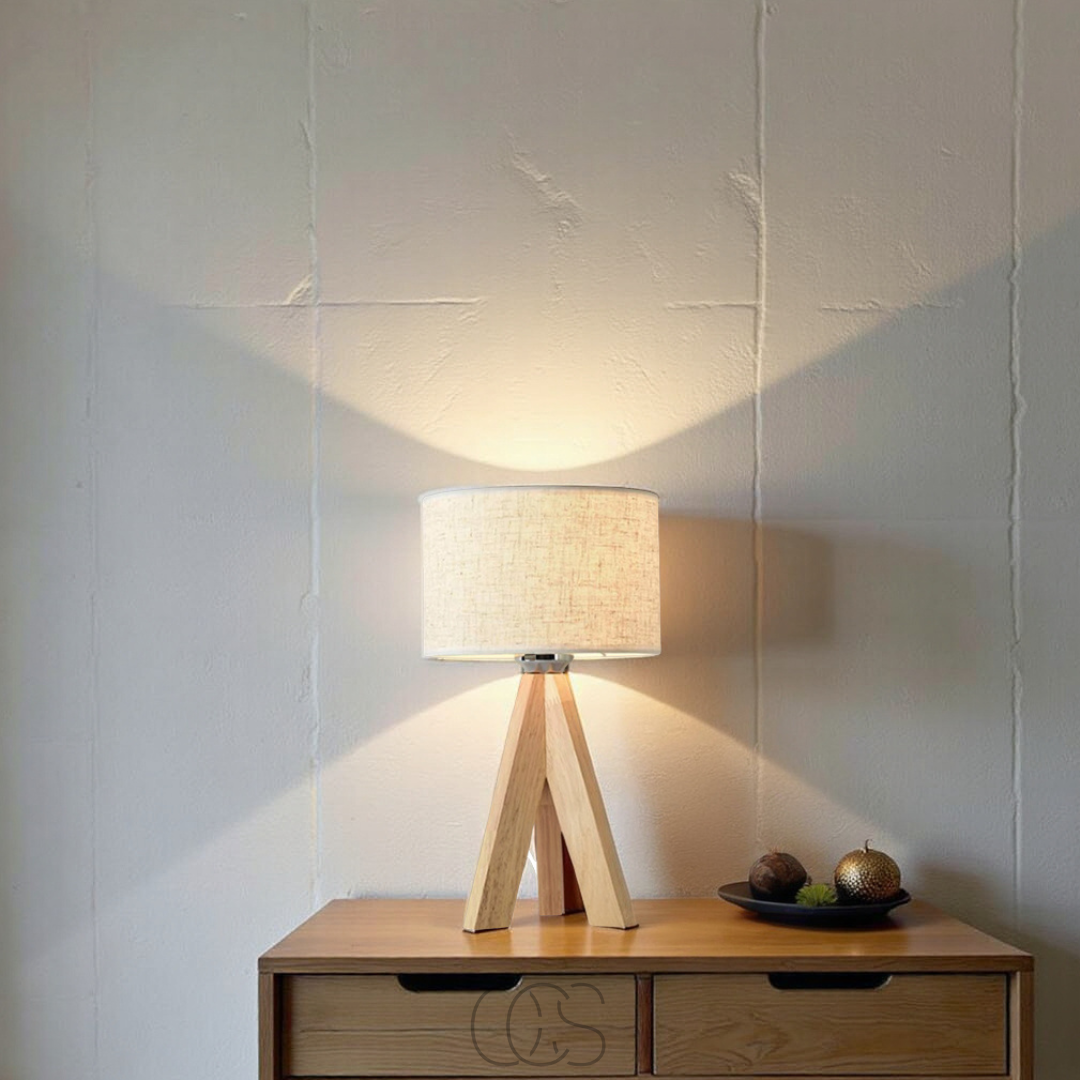Lampa stołowa - naturalne drewno i abażur z tkaniny | Orntli