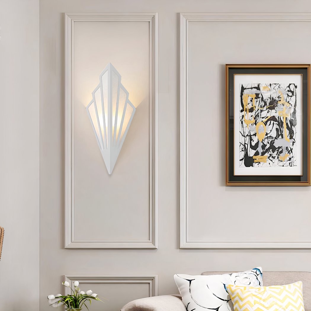 Wall lamp with geometric diamond design | Orntli