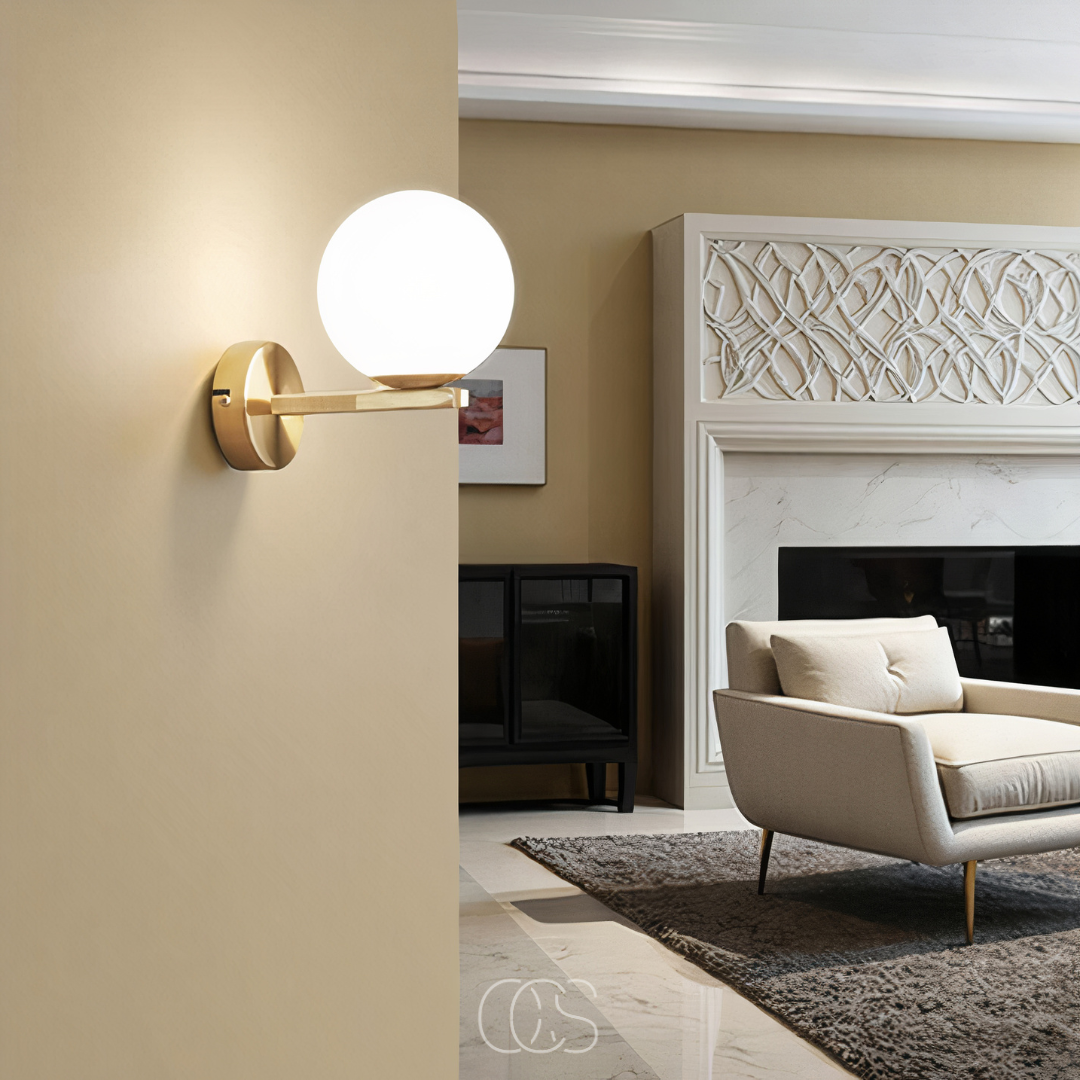wall lamp with white globe | Orntli