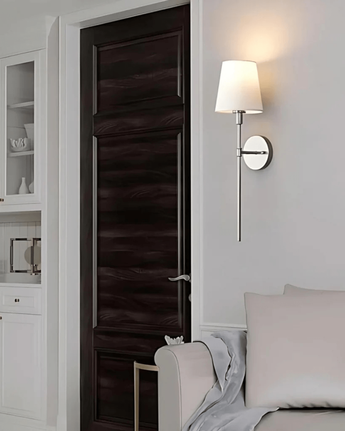 מנורת קיר מבד מירל עם בסיס ברזל צבוע בהיר 5W