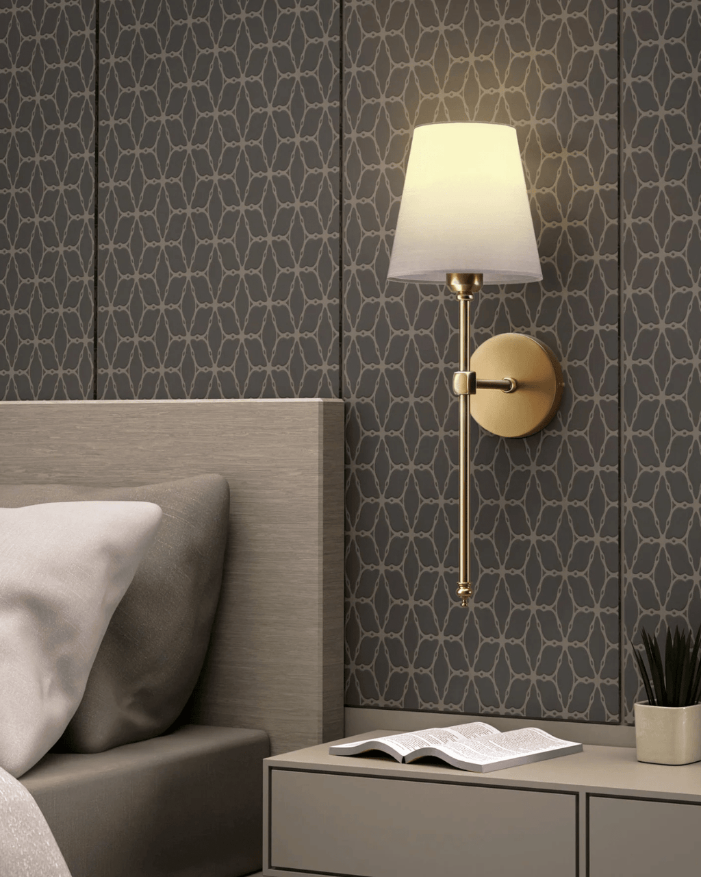 מנורת קיר מבד מירל עם בסיס ברזל צבוע בהיר 5W