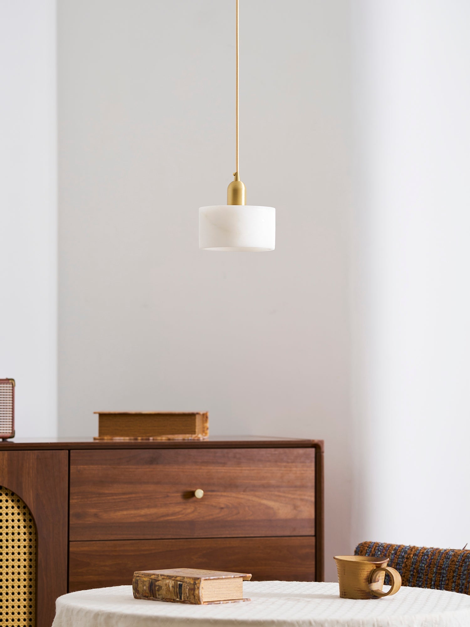 Odyssey cilindervormige hanglamp van massief albast