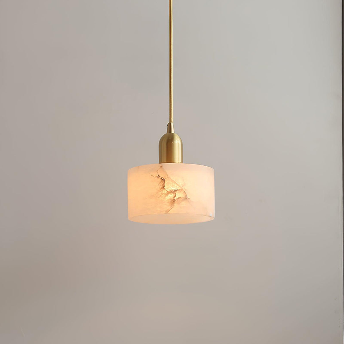 Brio cylindrisk pendellampe i alabaster