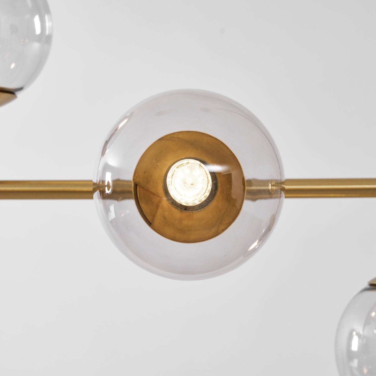 Minimalistische modulaire bolvormige kroonluchter