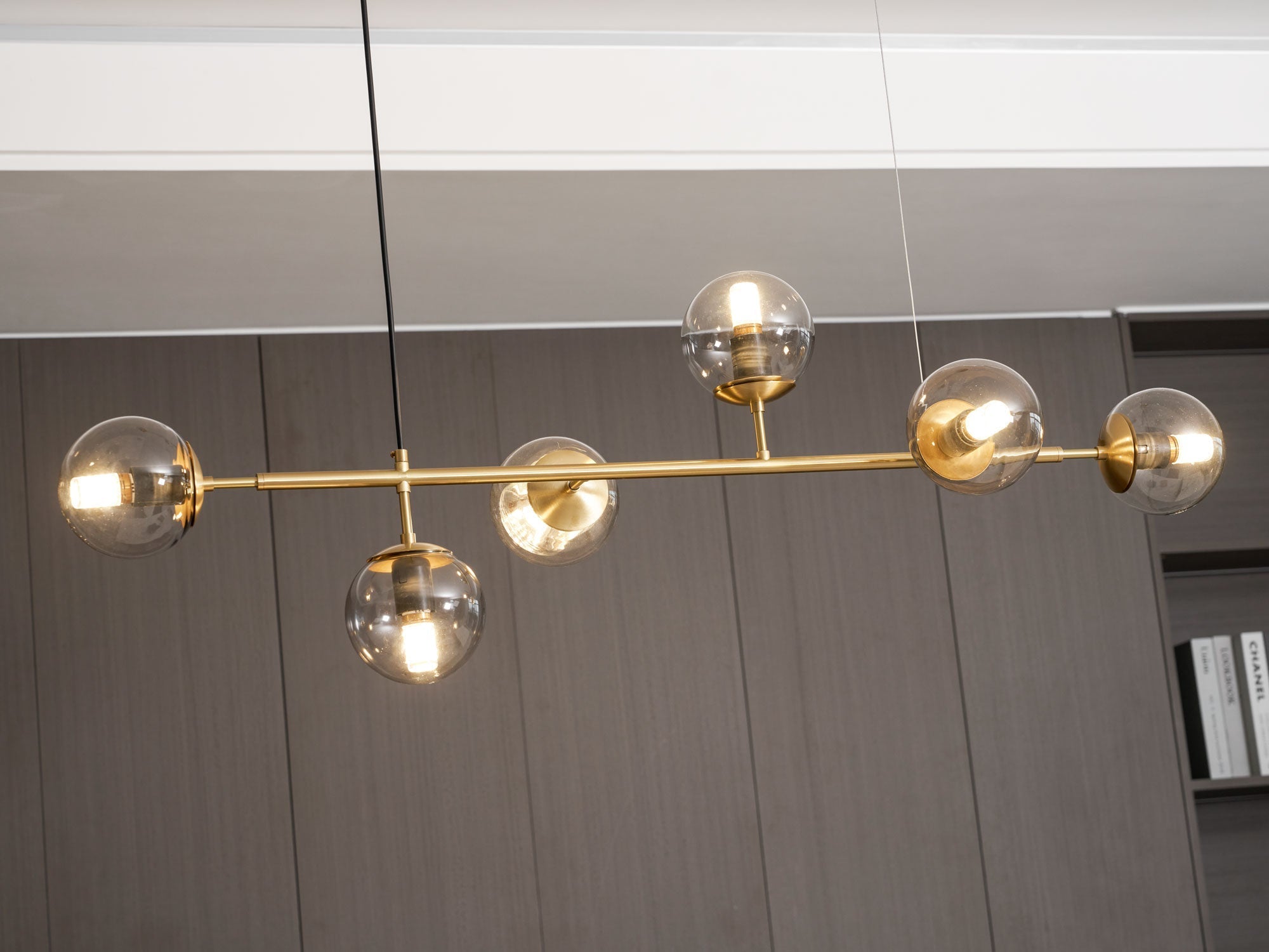 Minimalistische modulaire bolvormige kroonluchter