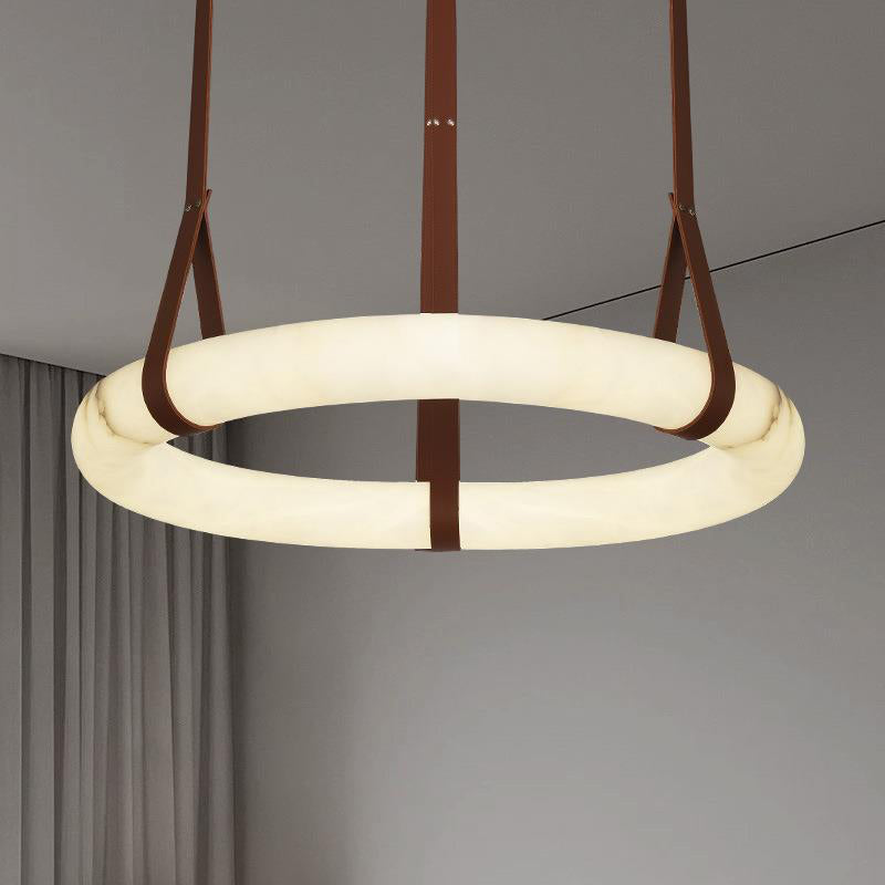 Oslo Alabaster Pendelleuchte A — handgeschnitzter Alabasterring, Lederband