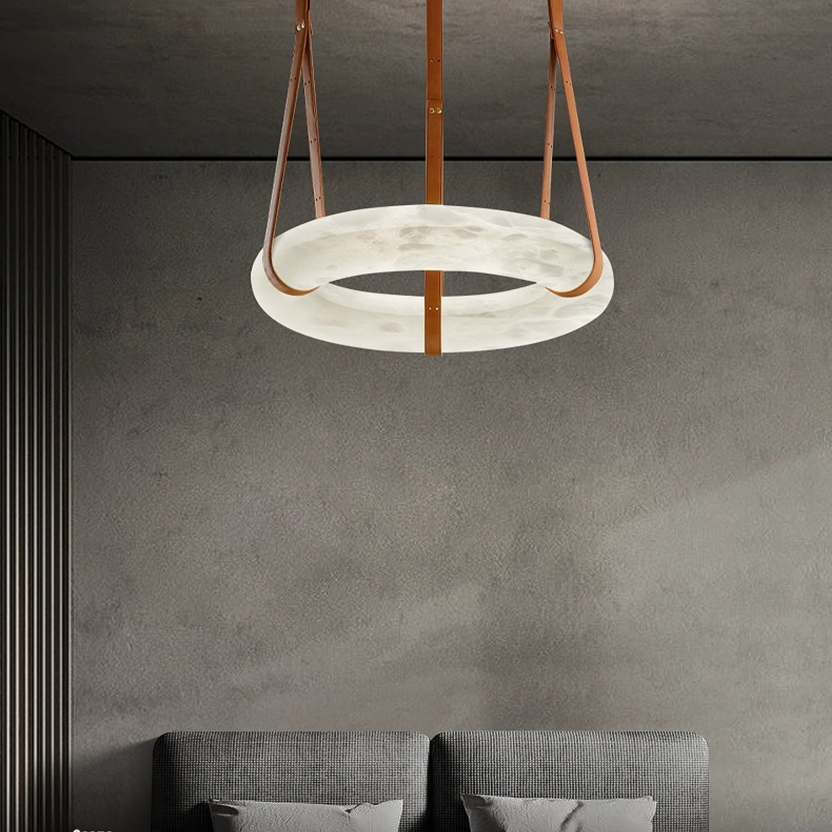 Oslo Alabaster Pendelleuchte A — handgeschnitzter Alabasterring, Lederband