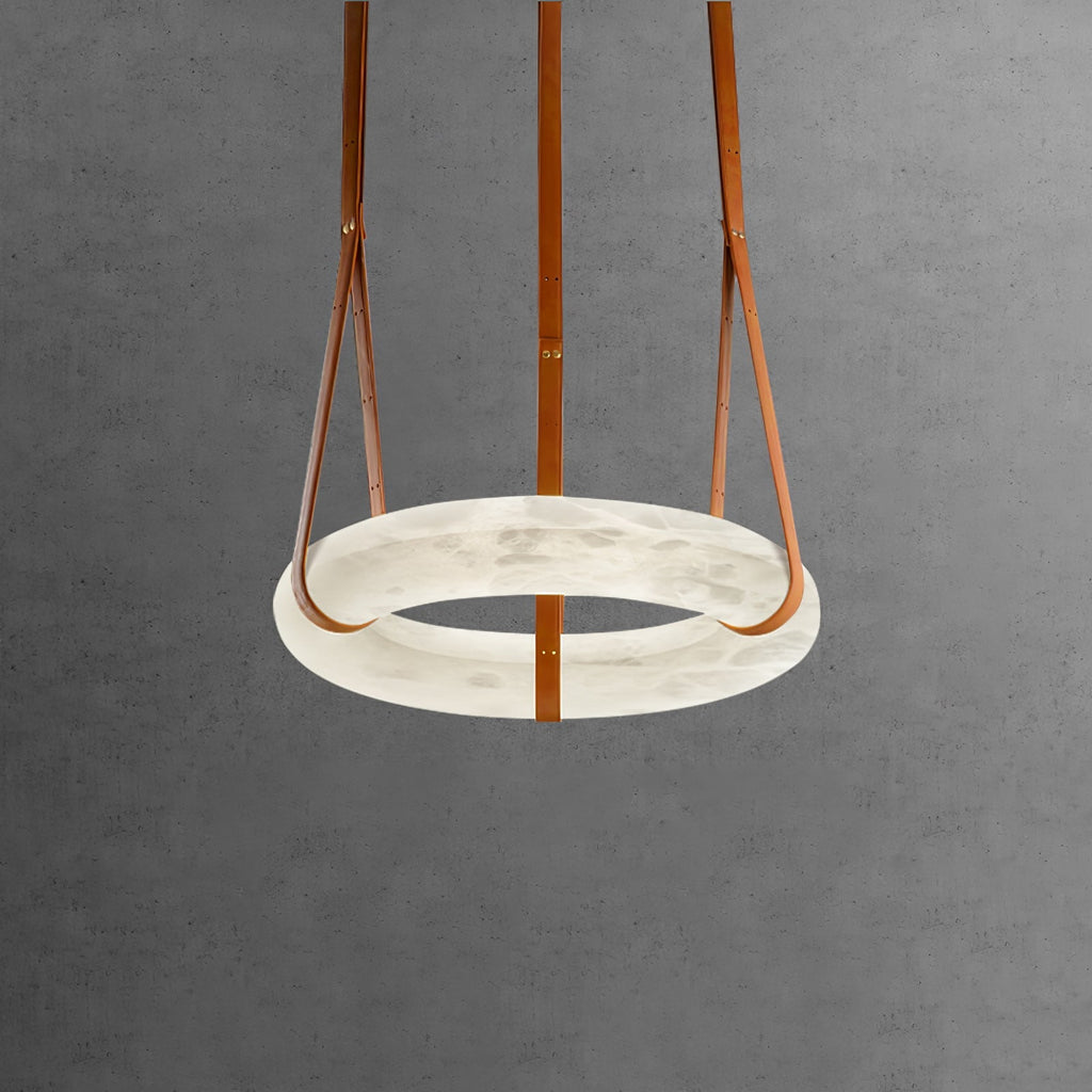 Lampada a sospensione Oslo in alabastro A — Anello in alabastro intagliato a mano, cinturino in pelle