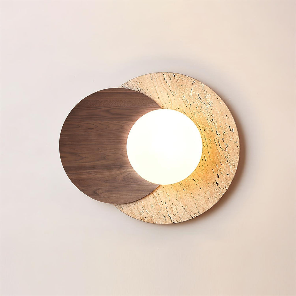 Ritta vegglampe med overlappende travertin