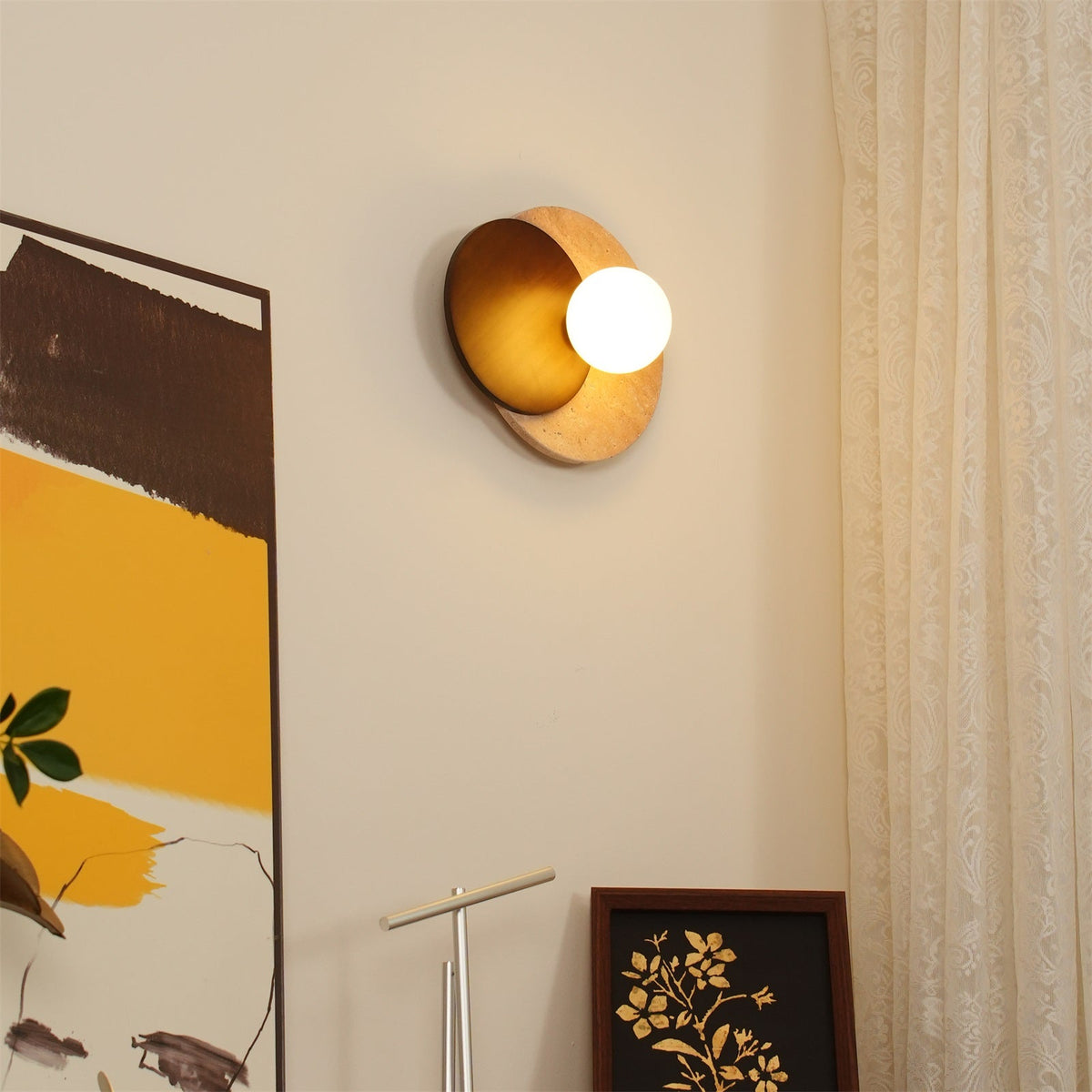 Ritta vegglampe med overlappende travertin