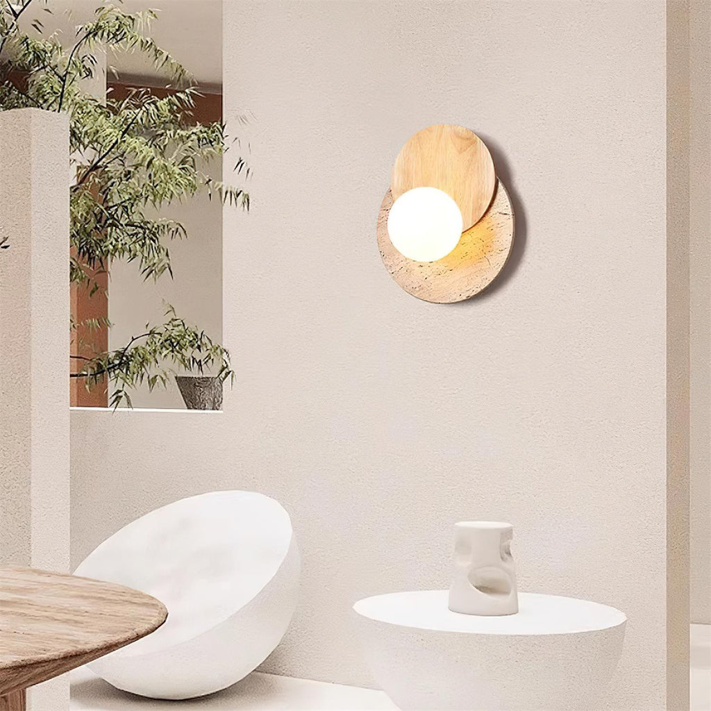 Ritta vegglampe med overlappende travertin