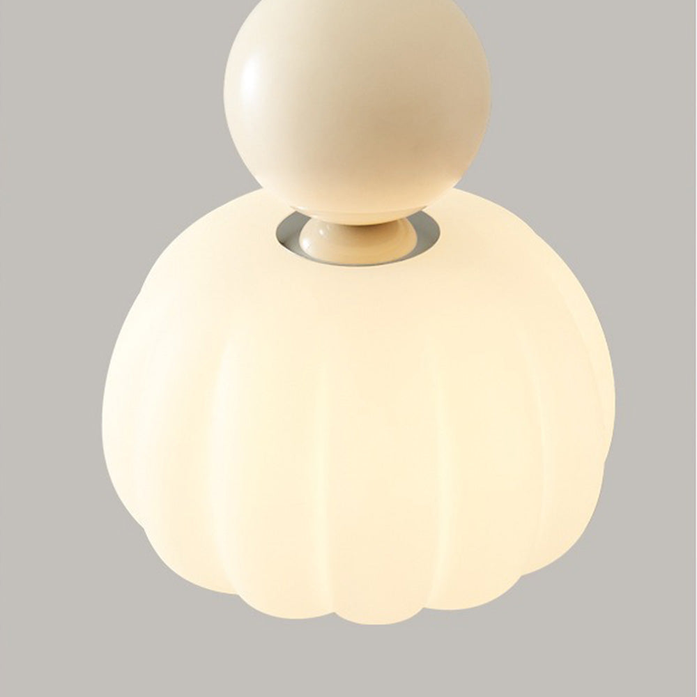 Miniaturowa lampa wisząca w kształcie dyni