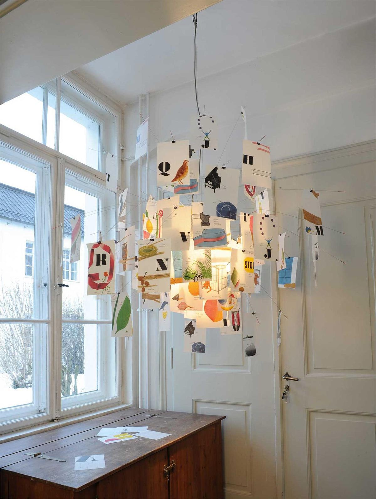 Papírový lustr — přizpůsobitelné umělecké panely DIY