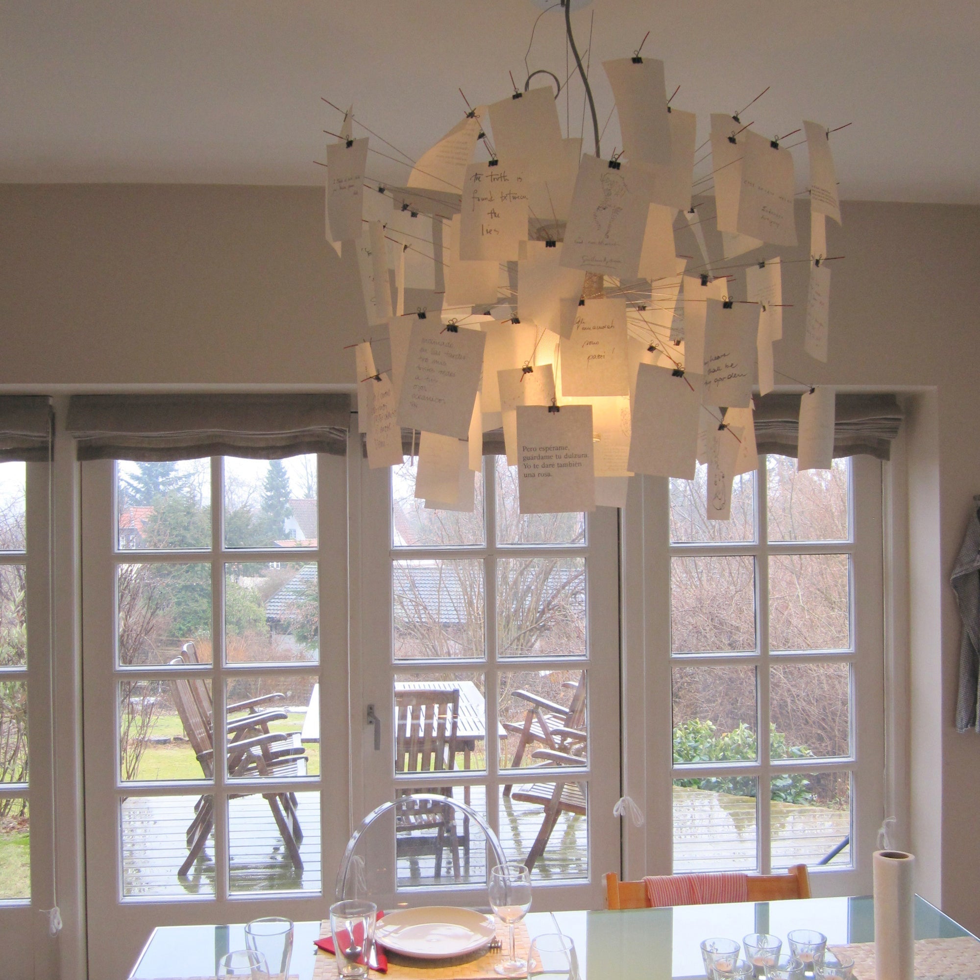 Papírový lustr — přizpůsobitelné umělecké panely DIY
